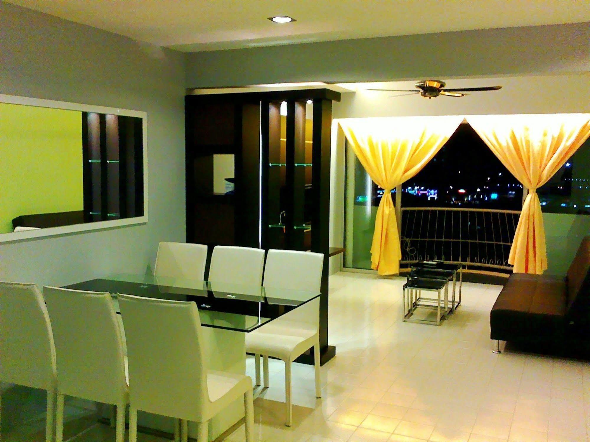 Malacca Hotel Apartment Exteriör bild